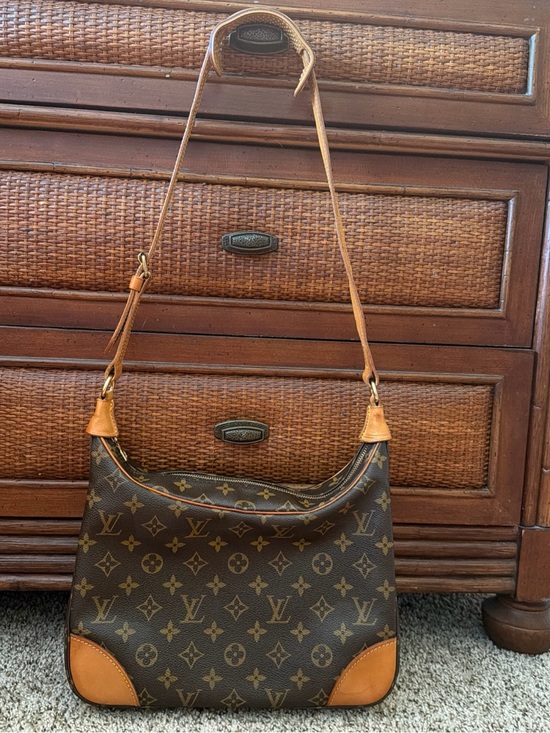 Louis Vuitton Handbags - Louis Vuitton Monogram Vintage Boulogne 30 Shoulder Bag